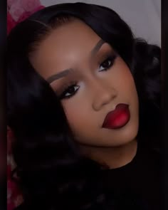 Red Lip Matte, Birthday Makeup With Red Lips, Red Lips And Smokey Eye, Natural Beat Red Lip, Brown Eyeshadow With Red Lips, Soft Glam Holiday Makeup, Simple Face Beat Black Women, Birthday Makeup Red Lips, Natural Glam With Red Lip