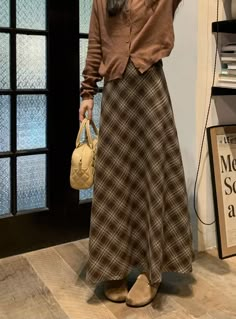 Lasaky - High-Waisted Casual Long Skirt with Retro Checkered Print - Midi Skirt Retro Skirt Outfits, Fall Midi Skirt Outfit, Winter Maxi Skirt Outfit, Check Print Skirt, Casual Long Skirt, Floral Skirt Outfits, Maxi Skirt Winter, Maxi Skirt Fall, Skirt Outfit Fall