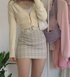 Soft Girl Aesthetic Outfit, Preppy Mode, Mode Emo, Mode Kawaii, Soft Girl Outfits, Aesthetic Outfit Ideas, Off Shoulder Fashion, Cardigan Outfits, Preppy Outfit