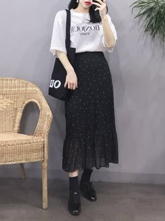 Outfit Ideas Korean Asian Style, Rok Korean Style, Outfit Ideas Korean, Long Skirt Fashion, Korean Fashion Outfits, Long Skirt Outfits, Korean Girl Fashion, Korean Fashion Trends, Ulzzang Fashion