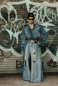 Men's Street Fashion, Fashion Models Men, Gender Fluid Fashion, Denim Street Style, Mens Fashion Wear, Mens Casual Dress Outfits, All Jeans, Upcycled Fashion