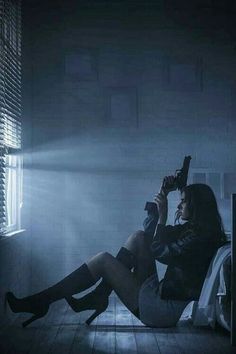 Imagens ♡ - 163 - Wattpad Dark Portrait, Foto Poses, Fishnet Stockings, Dark Photography, Significant Other, Black Aesthetic