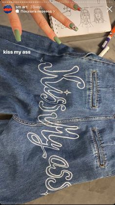 Casual Trendy Outfits, Career Outfits, Bratz Inspired Outfits, Denim Art, Diy Clothes Design, Custom Jeans, Diy Fashion Clothing