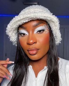 Mr White Christmas Makeup, Snowflake Makeup Easy, Ice Themed Makeup, Ice Princess Makeup Snow Queen, Creative Winter Photoshoot Ideas, Blue Winter Makeup Looks, Snowflake Costume For Women, Frost Makeup Look, Christmas Makeup Black Women