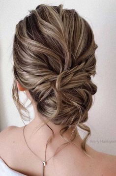 Hairstyle For Date Night, Hairstyle For Date, Chic Updo Hairstyles, Updo Hairstyles For Wedding, Chic Updo, Updo Bridal, Hairstyle Updo, Hairstyles For Wedding, Simple Wedding Hairstyles