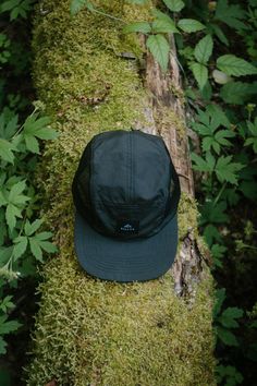 Hats Trendy, Five Panel Cap, Skateboard Clothes, Clothing Studio, Denim Bucket Hat, Nature Photoshoot, Best Caps, Trendy Hat, Running Hats