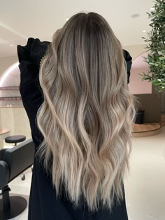 Level 5 Balayage, Creamy Blonde Hair Balayage Dark Roots, Balayage Pale Skin, Brunette Balayage Straight Hair, Cream Blonde Hair Balayage, Ashy Dark Blonde Balayage, Sand Blonde Balayage, Blonde Balayage With Lowlights