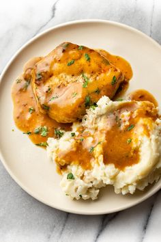 Love ranch seasoning? This recipe uses it to make the best sauce/gravy for pork chops. These ranch pork chops are quick and easy! Ranch Gravy, Pork Chops And Gravy, Ranch Pork Chops, Ranch Chicken Recipes, Pork Chop Dinner, Lavender Recipes, Pork Recipes Easy, Hidden Valley Ranch