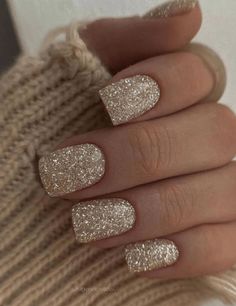 January Nails Ideas Simple Sparkle, Nagel Tips, New Year's Nails, Glitter Nail, Stick On Nails, Nail Accessories, Square Nails, Gold Nails, Holiday Nails