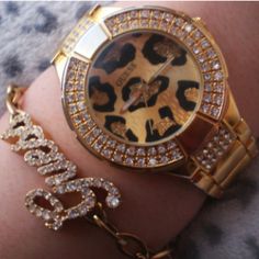 i WANT! Watch Aesthetic, Guess Watch, Animal Print Fashion, Girly Jewelry, Cute Jewelry, Michael Kors Watch, Gold Watch, Girly Things