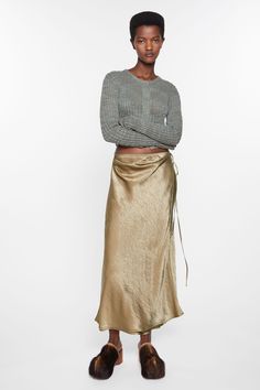 Chic Fall Skirt With Tie Waist, Chic Midi Wrap Skirt With Tie Waist, Elegant Cropped Flowy Skirt, Satin Wrap Skirt, Interesting Outfits, Suit Jacket Dress, Gold Outfit, Contrast Top, Slip Skirt