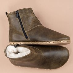 "Our Atlantis Handmade barefoot boots combine high-quality leather and traditional shoemaking skills. It is only through our know-how and belief in barefoot boots, a wealth of experience, and the best materials that we are able to create this unique and top-quality shoe. - Made in Turkey - 100% Natural - 100% Handmade - Hand-Stitched - Ankle Boots with Zipper - Natural Leather Upper - Natural Cozy Shearling Lining - Water Buffalo Leather Sole What are Barefoot Shoes? It is time to feel...EVERYTH Barefoot Sandals Women, Barefoot Boots, Brown Slippers, Boots With Fur, Black Boots Men, Minimalist Shoes, Water Buffalo, Shearling Boots, Barefoot Shoes