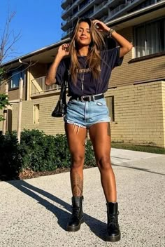 High Heels And Dress Outfit, Ankle Boots In Summer Outfits, Leather Short Outfits Summer, Edgy Casual Outfits Summer, Edgy Shorts Outfit, Cali Vibes Festival Outfits, Edgy Concert Outfit Summer, Vertical Leg Tattoo, Pop Punk Concert Outfit Summer