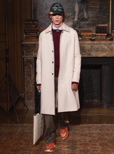 Valentino Menswear, Beautiful Suit, Menswear Collection, Mens Fashion Trends, Vogue Paris, London Fashion Week