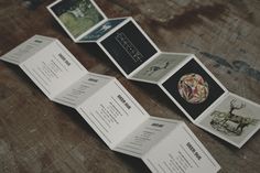 several cards are placed on top of each other in order to be used as brochures