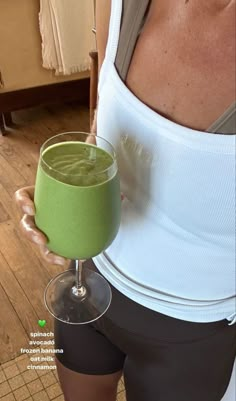 Green Juice Recipes Aesthetic, Avocado Smoothie Aesthetic, Healthy Food Vegetables, Healthy Clean Eating Aesthetic, Green Drinks Healthy, Green Smoothie Aesthetic, Healthy Photos, Almond Daughter, Smoothie Aesthetic