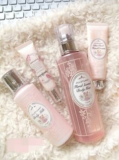 Koleksi Parfum, Pink Things, Body Milk, Pretty Skin Care, Perfume Lover, Bath And Body Care, Amazing Gifts, Pastel Pink Aesthetic, Bag Essentials