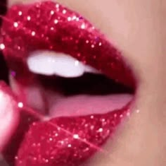 Glittery Lips, Lip Art Makeup, Catty Noir, Lip Art, Aesthetic Gif, Glitz And Glam, Red Aesthetic, Glam Makeup, Lipstick Lip