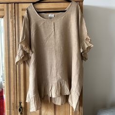 Made In Italy 100% Linen With Ruffled Sleeves And Hem. Beautiful Camel Color. Excellent Condition - Nwt Never Worn One Size - Could Be Worn From Size Large, Xl, 1x Or 2x Cream Top, Cream Tops, Ruffled Sleeves, Camel Color, Linen Top, Camel, Tunic Tops, In Italy, Blouses