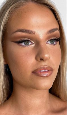 Smokey Eye Makeup For Green Eyes, Makeup On Blondes, Going Out Makeup Looks, Smokey Cat Eye Makeup, Formal Eye Makeup, Bronze Makeup Look, Ball Makeup, Going Out Makeup