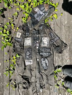 Vintage Tattoo Design, Diy Pants, Patch Pants, Punk Patches, Battle Jacket