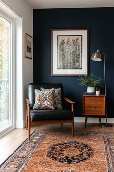 Mid Century Millennial, Mid Century Modern Color Pallet, American Mid Century Interiors, Navy Small Living Room, Mid Century Modern Beach Living Room, Vintage Mid Century Living Room, Moody Minimalist Home, Mid Century Modern Living Room Black, Dark Mid Century Living Room