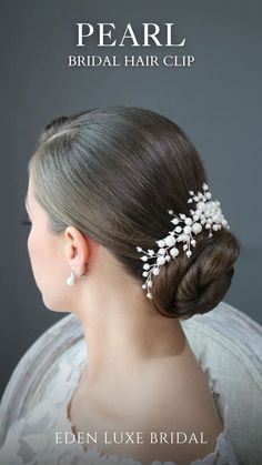 The Honora Pearl Hair Clip is a dainty and ethereal bridal accessory, perfect for adding a luxurious and timeless touch to your wedding look. Its delicate design elevates any bridal aesthetic with effortless elegance. Bridal Party Hairstyles, Bride Hair Clip, Glamorous Wedding Gowns, Glam Wedding Ideas, Bridal Aesthetic, Small Wedding Bouquets, Bride Hair Clips, Headband Wedding Hair, Blush Wedding Ideas