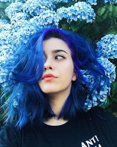 Short Blue Hair, Hairstyle Curly, Ombre Blond, Dyed Hair Blue, Arctic Fox Hair Color, Dark Blue Hair, Short Dark Hair, Pretty Hair Color, Penteado Cabelo Curto