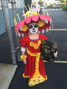 Finally got around to pinning this! The La Muerte costume I made for my daughter last Halloween! I found tutorials for the hat and make-up on Pinterest! Pixar Costume, Dia De Los Muertos Party Ideas, Kid Costumes, Dead Costume, Hat Diy, Last Halloween, Holiday Beauty, Cosplay Diy