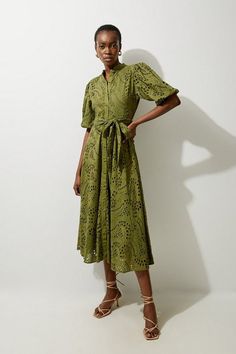 Petite Wedding Guest Dresses, Broderie Dress, Plus Size Workwear, Summer Bridesmaid Dresses, Midi Dress Formal, Outfits Petite, Flowing Skirt, Fashion Videos, Khaki Dress