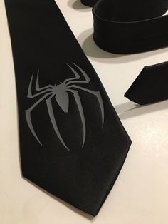 High Quality Necktie. Classic Adult Size 3.2'' at the widest point. Custom Made per order. Color Black. Spiderman Room, Spiderman Gifts, Marvel Clothes, Pretty Jewelry Necklaces, Street Style Outfits Men, Cool Ties, Jack And Sally, Spiderman Art, Amazing Spiderman