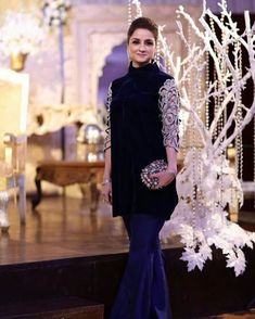 #fashion #palazzo #salwarsuit #embroidery #pants  #velvet #kurta #bride #velvet #salwarsuit #salwarkameez #lehnga #sare #anarkali #kurti #sharara Velvet Dress Ideas Pakistani, Pakistani Shirts Designs, Stylish Velvet Dress, Shirts Designs Pakistani, Dress Design Ideas, Velvet Kurta, Embroidery Pants