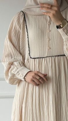 Blouse Outfit Casual, Modest Dresses Fashion, Old Fashion Dresses, Modest Dresses Casual, Muslim Fashion Outfits, Modest Wear