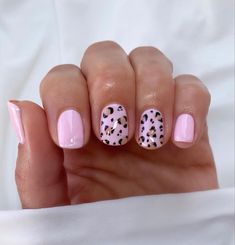 Grey Gel Nails Short Designs, Short Leopard Nails, Short Square Nails Ideas, Pink Leopard Print Nails, Nails Ideas For Summer, Square Nails Ideas, Pink Leopard Nails, Summer Nail Designs