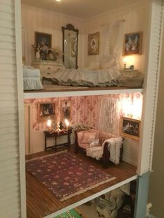 two pictures of the inside of a dollhouse with furniture and decorations on display in it