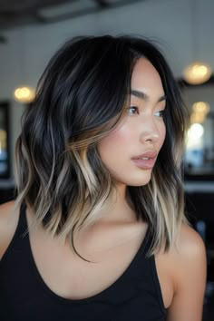 Jlo Brunette Hair, Dark Hair Balayage Shoulder Length, Bob Balayage Black Hair, Dark And Caramel Hair, Collarbone Length Hair With Balayage, Black Hair With Babylights Short, Straight Short Hair With Money Piece, Short Black Balayage Hair, Dark Black Hair Short