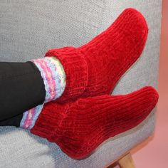 Cable Knit Socks, House Socks, Bed Socks, Rib Stitch, Sock Knitting Patterns, Slippers Pattern, Fuzzy Socks, Free Socks, Circular Needles