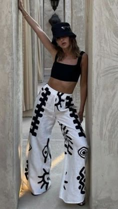 Black And White Festival Outfit, Thailand Style Outfits, Pizza Night Outfit, Outfit Summer 2022, Reformation Wedding, Fashion Evolution, Wedding Outfit Guest, Summer Beach Wedding, Elevate Your Outfit