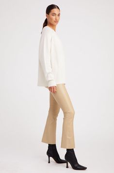 This 100% Cashmere crewneck has a loose-fitting silhouette for your classic, oversized staple. Made from our high quality ultra-soft Mongolian yarn, this lightweight sweater is the perfect base for any outfit with room to layer underneath, as well as on top in colder months. 
COLOR: Ivory Boyfriend Sweater, Suede Fashion, Kick Flares, Flare Leggings, Lightweight Sweater, Oversized Sweater, Ivory White, Color Ivory, Light Weight Sweater