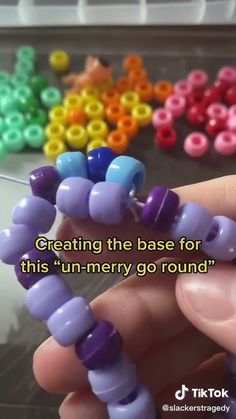 Kandi Carousel Cuff Tutorial, How To Make A Rotating Kandi Cuff, Kandi Tut, Kandi Aesthetic, Kandi Cuff Ideas, Kandi Tutorial, Kandi Bracelet Ideas, Pony Bead Projects