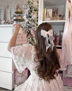 Girly Pink Aesthetic, Pink Christmas Bedroom, Coquette Things, Girly Winter, Dreamy Christmas, Blair Waldorf Gossip Girl, Christmas Princess, Flowers Winter, Dollette Coquette