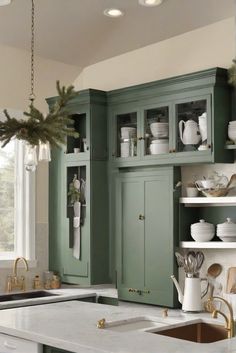 kitchen cabinet design, interior design, home decor, kitchen paint ideas Kitchen Upper Cabinets, Alder Wood Kitchen Cabinets, Pine Kitchen Cabinets, Osb Wood, Paint Guide, Solid Wood Kitchen Cabinets, Upper Kitchen Cabinets, Elegant Kitchen Design, Deep Green Color