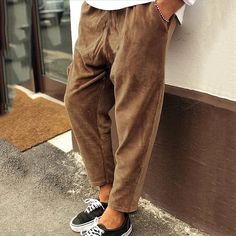 Corduroy Pants Men, Cord Trousers, Loose Trousers, Winter Pants, Men Pants, Mens Pants Fashion, Current Fashion Trends, Casual Trousers, Look Casual