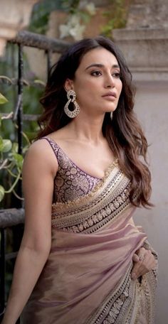 Saree Wearing Styles, Sarees For Girls, Surbhi Jyoti, Simple Saree Designs, Trendy Outfits Indian, Indian Sari Dress, Indian Outfits Lehenga, Lehenga Designs Simple, Fashionable Saree Blouse Designs