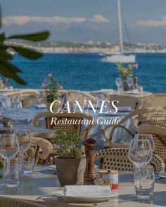 Restaurant in Cannes with view of the ocean and a terrace Anniversary Destinations, Istanbul Guide, Travel Istanbul, Cozy Restaurant, San Tropez, Beach Clubs, Rich And Famous, Luxurious Lifestyle, Holiday Photography