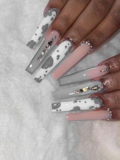 Baddie Birthday Nails Coffin, Baddie French Tip Nails, Long Acrylic Nails Square, Long Exotic Nail Designs, Square Acrylic Nails Long, Baddie Nail Art, Crazy Acrylic Nails, Acrylic Nail Set