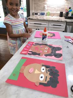 Fun & Easy Preschool Portrait Activity: Shape Self Portraits Self Portrait Activity, Portraits For Kids, All About Me Preschool Theme, Shape Sorting Activities, Self Portrait Ideas, Me Preschool Theme, All About Me Art, Activity For Preschoolers, All About Me Preschool