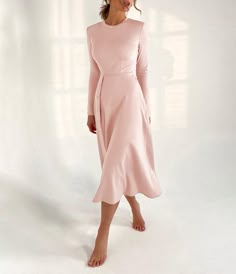 Luxury Elegant Dresses For Casual Occasions, Luxury Business Dresses For Spring, Elegant Work Dress Long, Luxury Office Wear Dresses For Spring, Nude Dress Modest, Long Formal Dresses For Work, Business Dresses Classy Midi, Classic Luxury Business Dresses, Business Dresses Pink