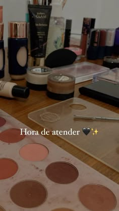 Hora de atendendimento como maquiadora Makeup Story Instagram, Make Beauty, Instagram Blog, Instagrammer, Story Instagram, Aesthetic Makeup, Insta Makeup, Professional Makeup, Instagram Aesthetic