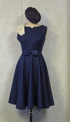 Bridesmaid dress 1 (Love the little white gloves!!!) Dresses 1950s Style, Circle Skirt Dress, Betty Draper, 1950s Style, Vintage Couture